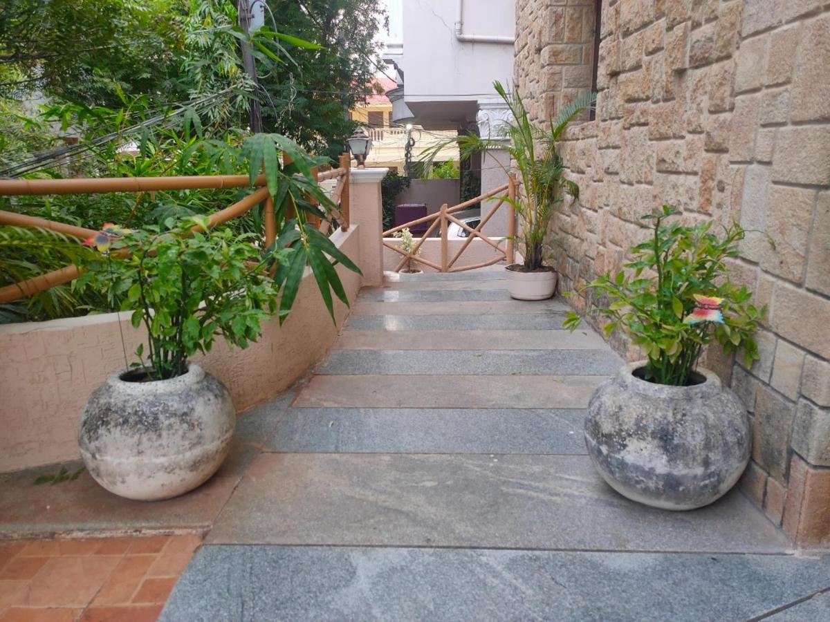 Hostel Nomads Nest Hyderabad Exterior foto