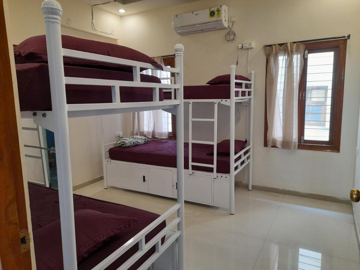 Hostel Nomads Nest Hyderabad Zimmer foto